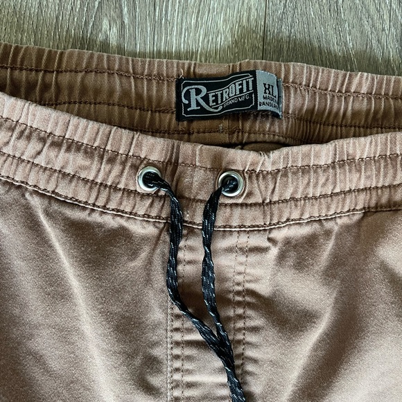 Retrofit Men’s Cargo Joggers - Picture 6 of 8